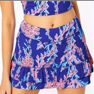 Lilly Pulitzer Fern Skort UPF 50 + in Borealis Blue Swim on Over